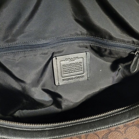 ⛔️SOLD!⛔️COACH Unisex Voyager Bag In Signature Canvas Duffle Bag VG Pre-loved - Picture 13 of 16